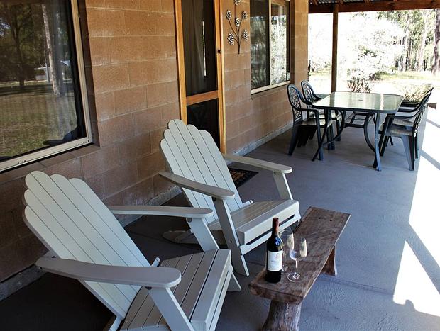 Photo 6 for Blue Wren Villa at Woodlane Cottages Lovedale