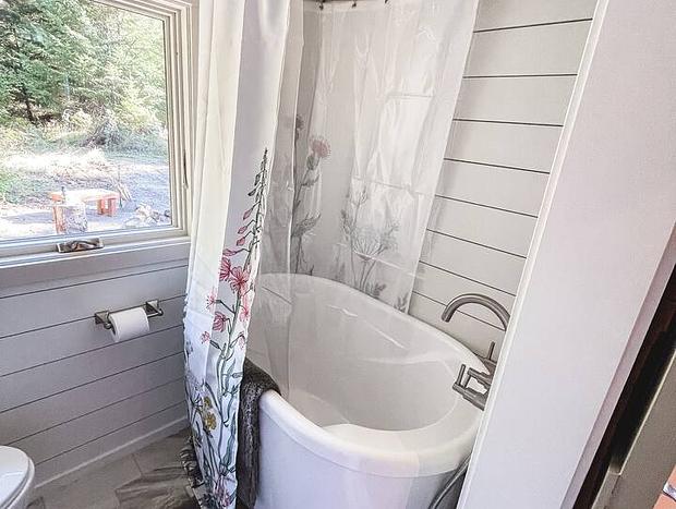 Photo 14 for Wrigley - Brand New Tiny House in the Woods