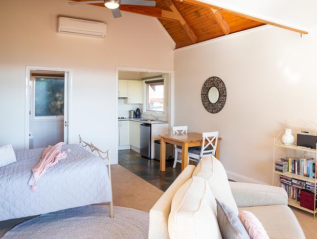 Photo 10 for Vivere Retreat - Studio with Mountain Views