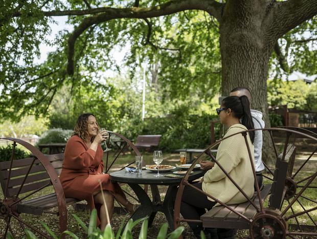 Photo 3 for Mount Macedon Hotel