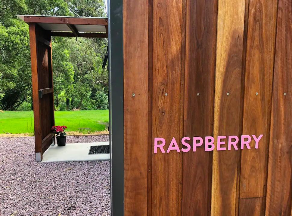 NEW Luxury Tiny Home Raspberry Tiny house for Rent in Timboon, Great