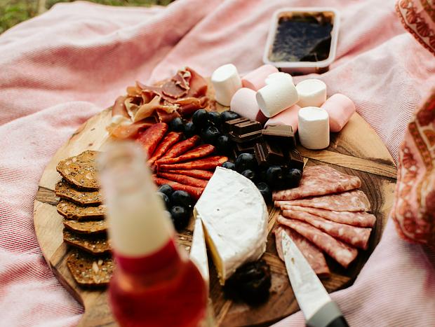 Photo 1 for A Picnic at the Lake