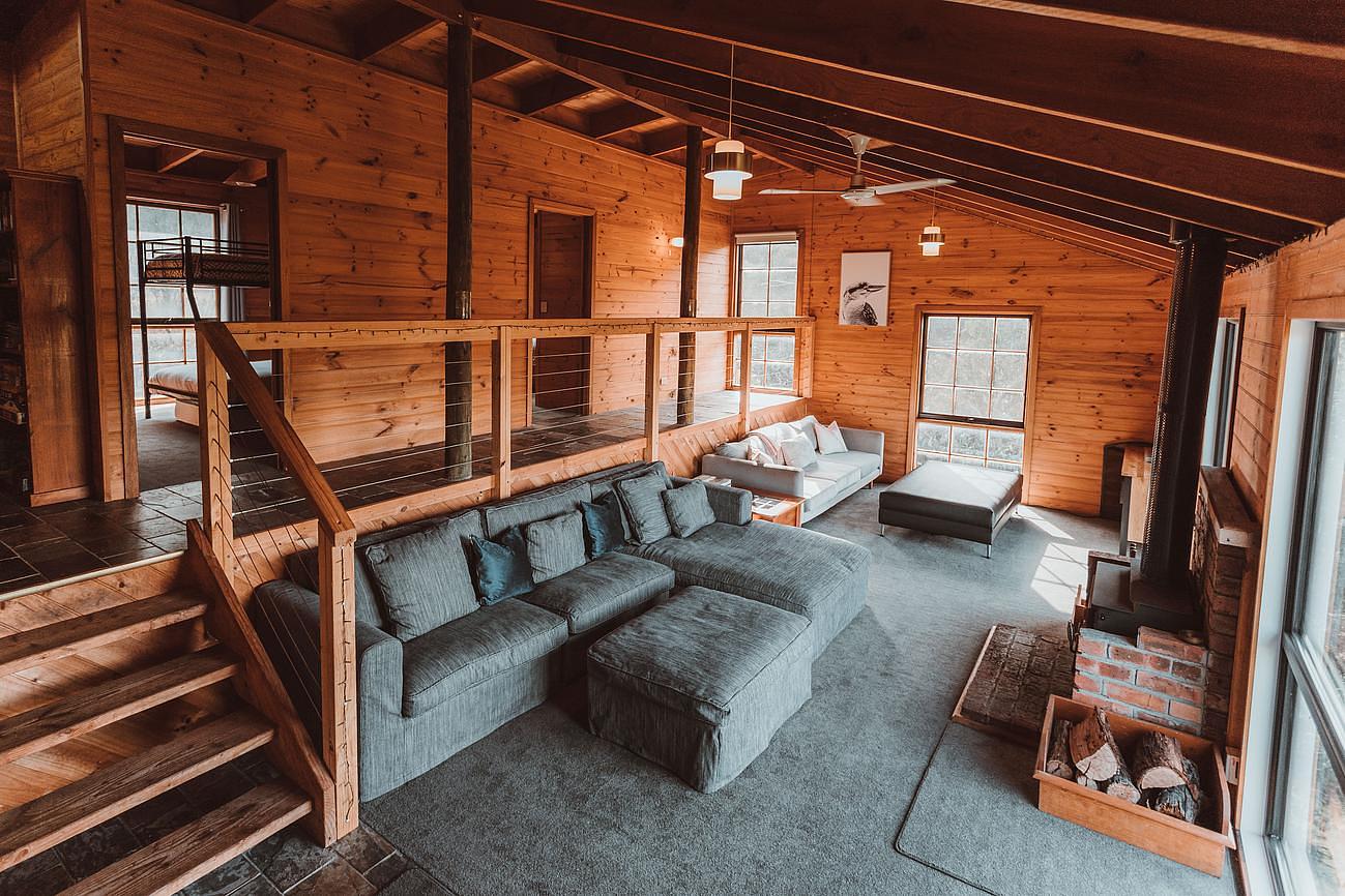 Group Cabin & Camping (18acres Bushland) 15 People Cabin for Rent