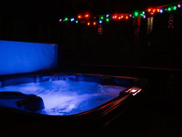 Photo 21 for Romantic Wilderness Tree House-Private Hot Tub!