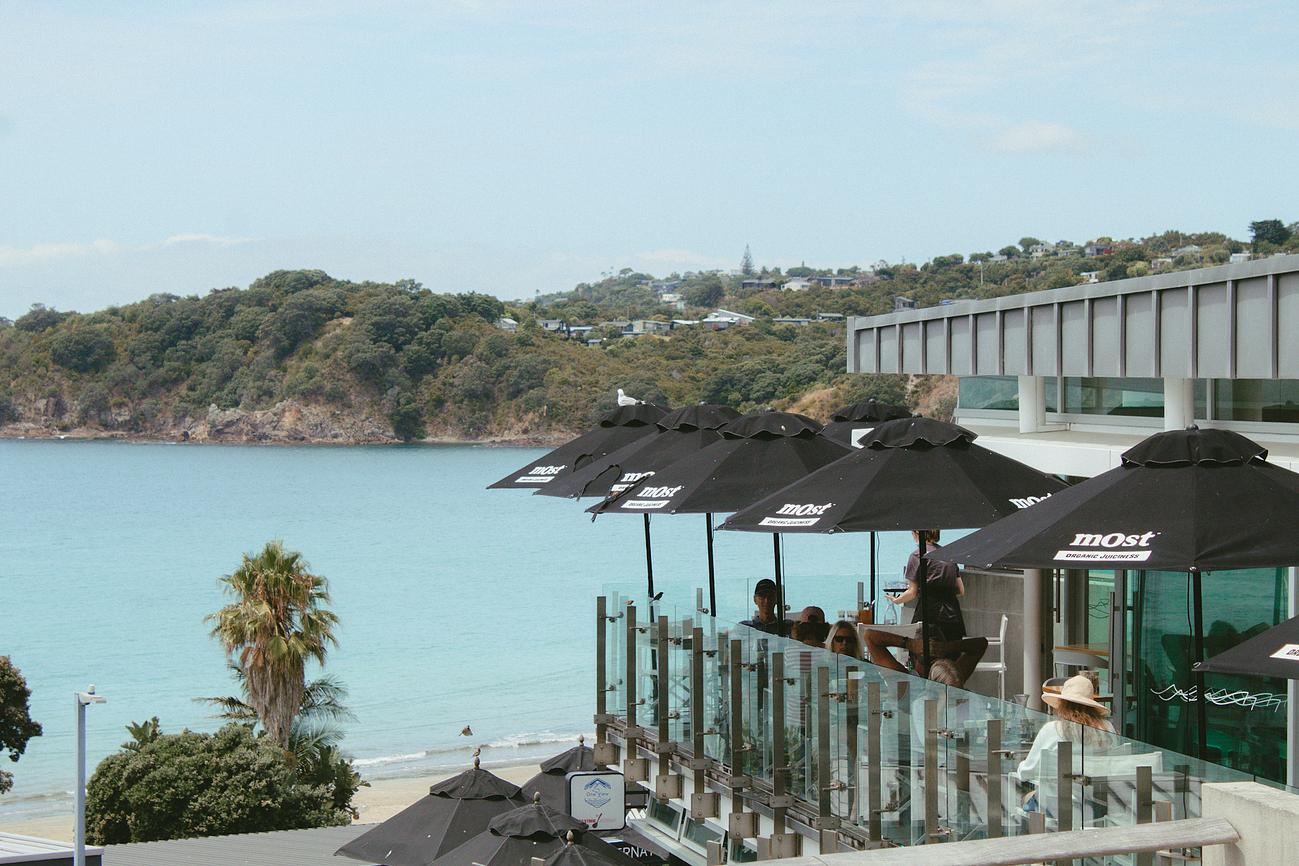 Black Bach On Burrell Beach house for Rent in Oneroa, Waiheke Island
