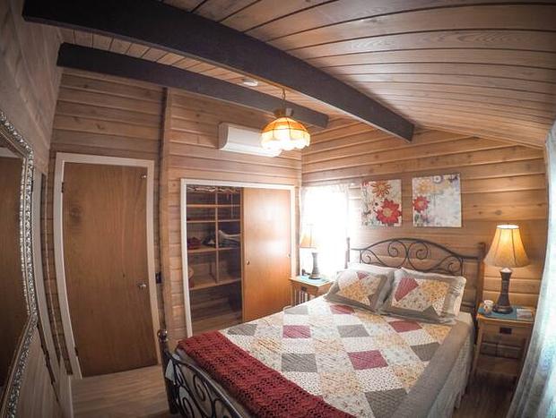 Photo 12 for Cedar Orchard Cabin