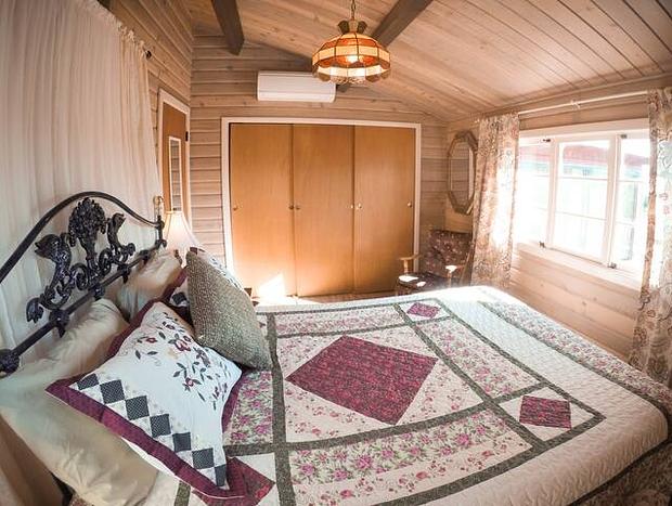 Photo 10 for Cedar Orchard Cabin