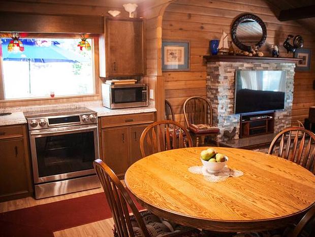 Photo 9 for Cedar Orchard Cabin