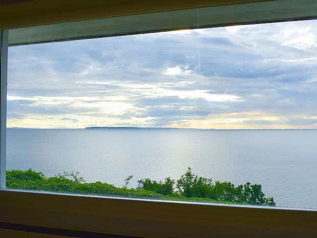 Photo 26 for Waterfront Beachfront Cottage with Amazing Views