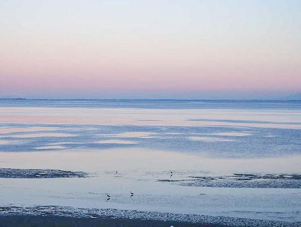 Photo 33 for Waterfront Beachfront Cottage with Amazing Views