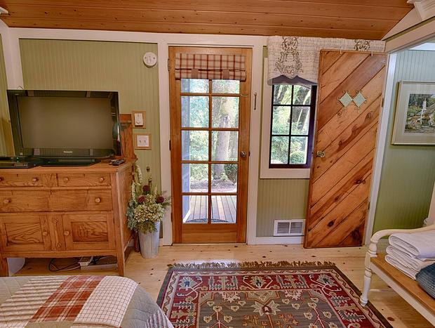 Photo 6 for Private Cottage Right On Creek & 15 Foot Waterfall