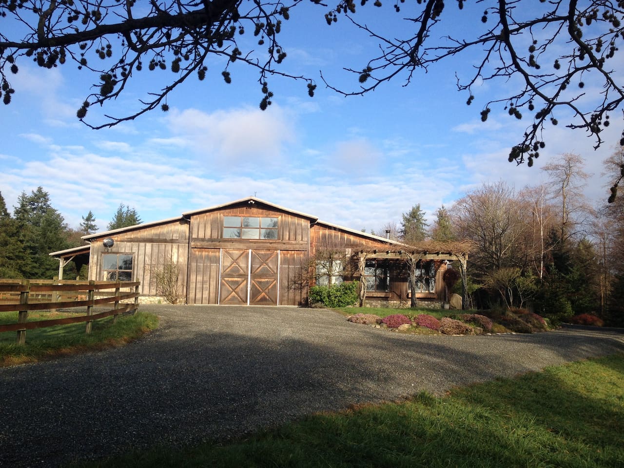 Wildwood Studio: beach access, pets, horses - Studio for Rent in Vashon,  Greater Seattle, WA, US | Riparide, image size:1280x960
