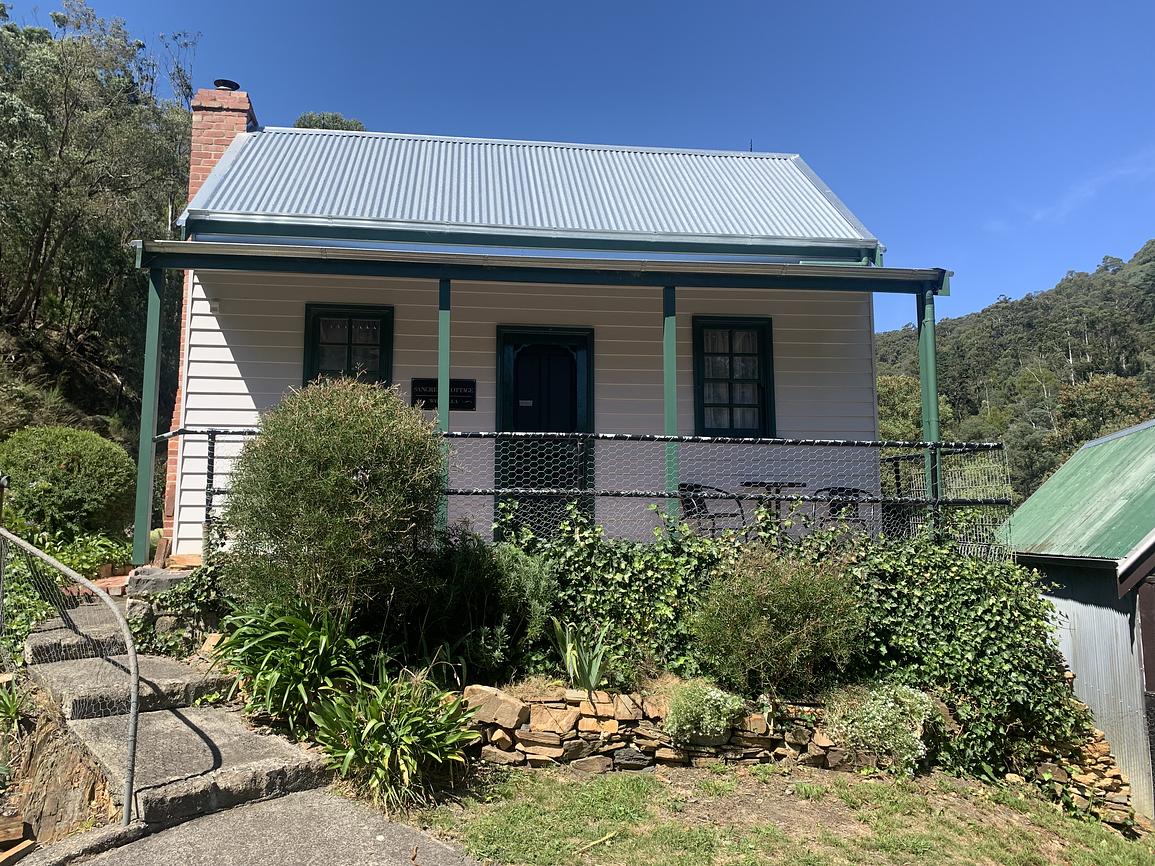 Sancreed Cottage In the Heart of Historic Walhalla Cottage for Rent