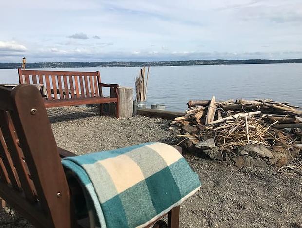 Photo 57 for Bluff House - Beach, Soaking Tub, Mt Rainier View