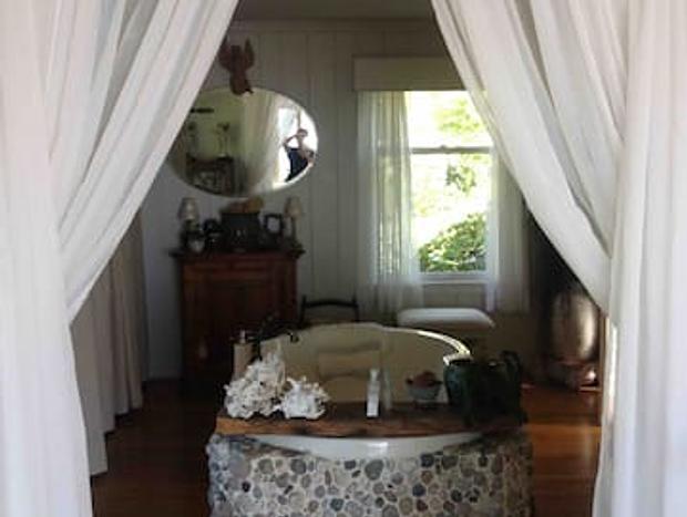 Photo 29 for Bluff House - Beach, Soaking Tub, Mt Rainier View