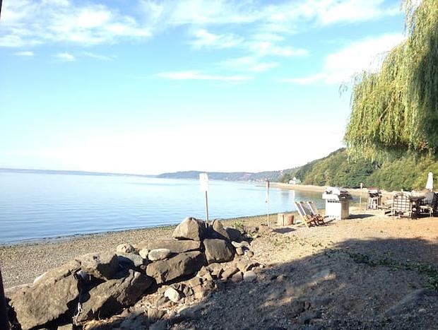 Photo 74 for Bluff House - Beach, Soaking Tub, Mt Rainier View