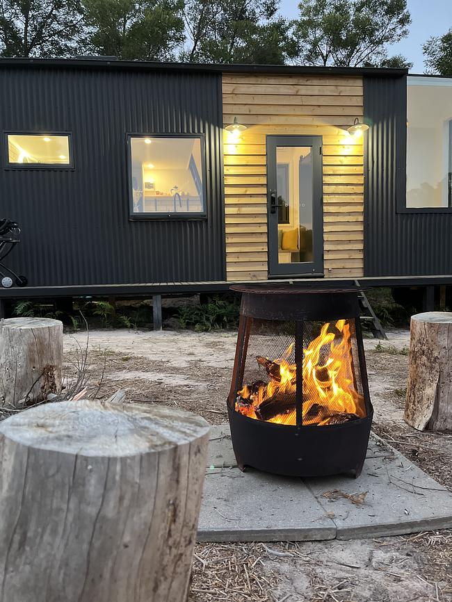 Picture of The Designers Went 'Off Grid' for This Clerkenwell Penthouse Apartment ...