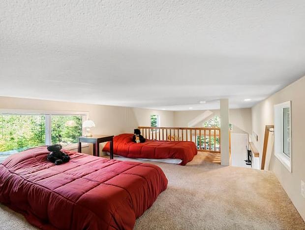 Photo 18 for Tiny Home Steps Away From Mt. Rainier