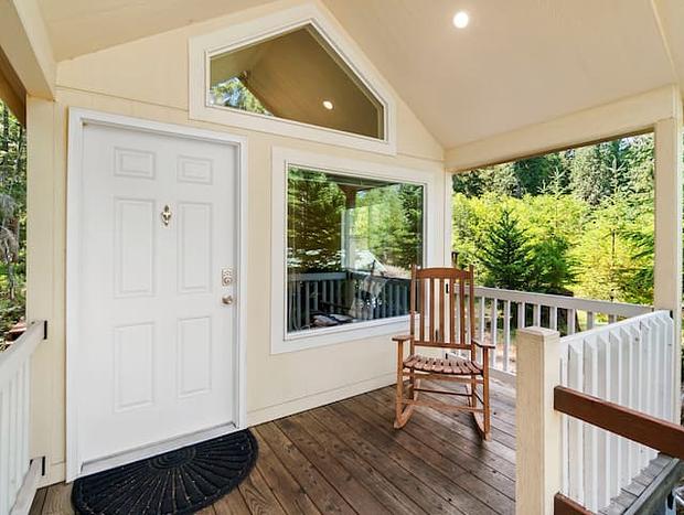 Photo 5 for Tiny Home Steps Away From Mt. Rainier