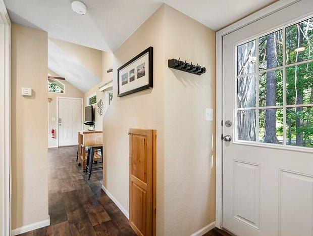 Photo 7 for Tiny Home Steps Away From Mt. Rainier