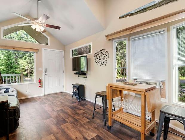 Photo 9 for Tiny Home Steps Away From Mt. Rainier