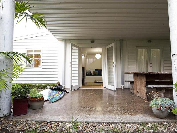 Photo 61 for Surfers Palace Torquay 1 min walk to the beach