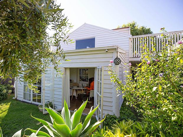 Photo 70 for Surfers Palace Torquay 1 min walk to the beach