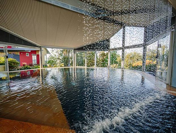 Photo 8 for Mt Hay Luxury Retreat