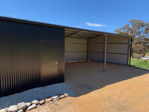 Photo 19 for Ironbark Maldon, with outdoor spa and forest views