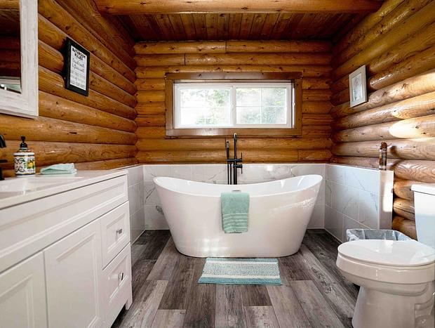 Photo 17 for Beautiful Updated Log Cabin In The Wilderness