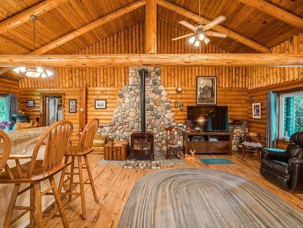 Photo 9 for Beautiful Updated Log Cabin In The Wilderness