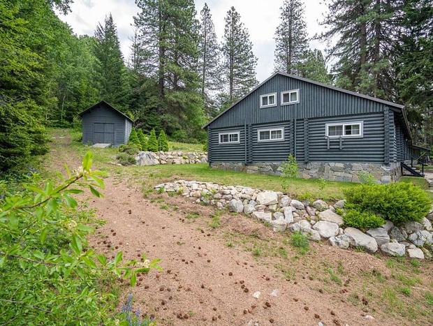 Photo 15 for Beautiful Updated Log Cabin In The Wilderness
