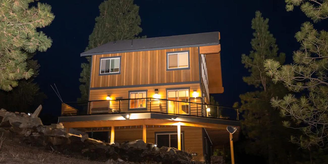 Black Bear Lodge Lodge for Rent in Northport, Eastern Washington, WA