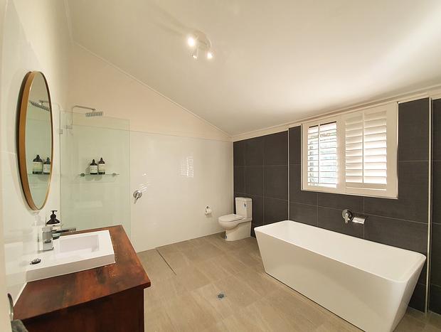 Photo 32 for Riverlea Retreat Mudgee - Private Outdoor Bath & Pool