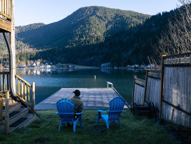 Photo 13 for Lakeside Retreat in the Heart of the Olympics
