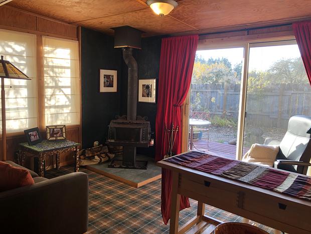 Photo 14 for MiKo’s Guest House with hot tub, wood-burning stove, outdoor ambiance