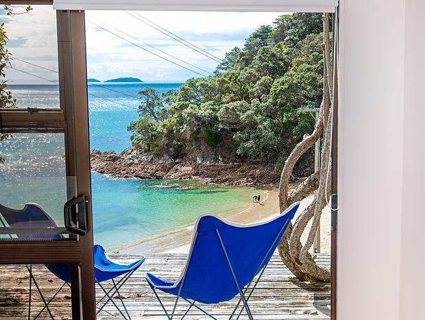 Photo 25 for Mid Week on Waiheke