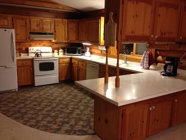 Photo 6 for Hummingbird Hill-Spacious Cabin Hot Tub,Artwork,ATV Access,Kid's & Pets Welcome