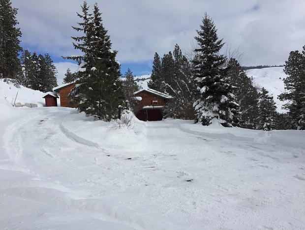 Photo 31 for Hummingbird Hill-Spacious Cabin Hot Tub,Artwork,ATV Access,Kid's & Pets Welcome