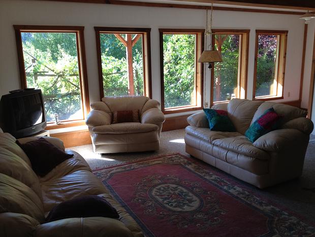 Photo 9 for Hummingbird Hill-Spacious Cabin Hot Tub,Artwork,ATV Access,Kid's & Pets Welcome