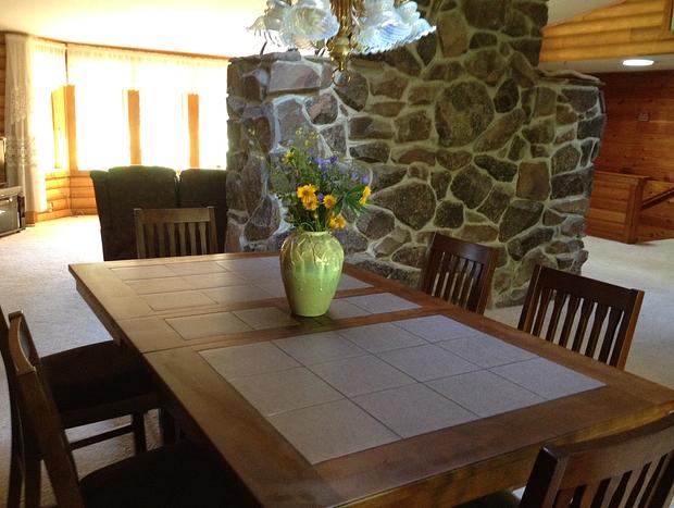 Photo 12 for Hummingbird Hill-Spacious Cabin Hot Tub,Artwork,ATV Access,Kid's & Pets Welcome