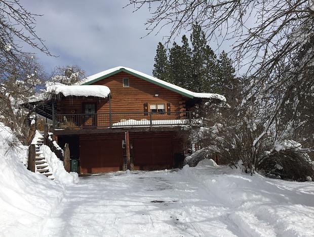 Photo 4 for Hummingbird Hill-Spacious Cabin Hot Tub,Artwork,ATV Access,Kid's & Pets Welcome