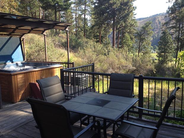 Photo 19 for Hummingbird Hill-Spacious Cabin Hot Tub,Artwork,ATV Access,Kid's & Pets Welcome