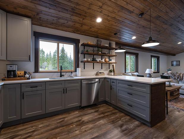 Photo 7 for Peaceful Mountain Home on 5 acres w/ Hot Tub