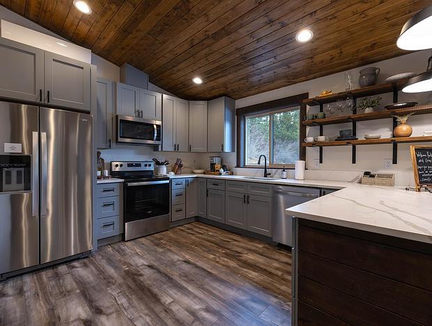 Photo 6 for Peaceful Mountain Home on 5 acres w/ Hot Tub