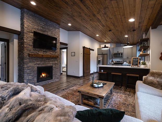 Photo 8 for Peaceful Mountain Home on 5 acres w/ Hot Tub