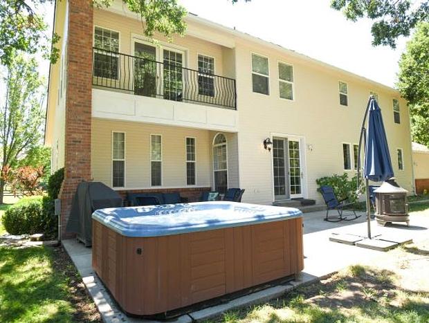 Photo 45 for Oakshire Guest House - Jacuzzi + Incredible Views