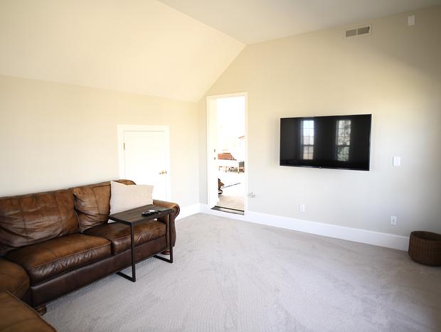 Photo 19 for Oakshire Guest House - Jacuzzi + Incredible Views