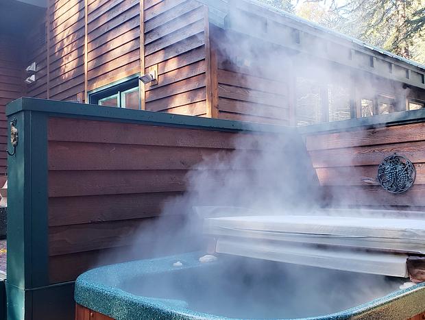 Photo 46 for Alpinwald - Hot Tub, White Pass, BBQ, Gazebo