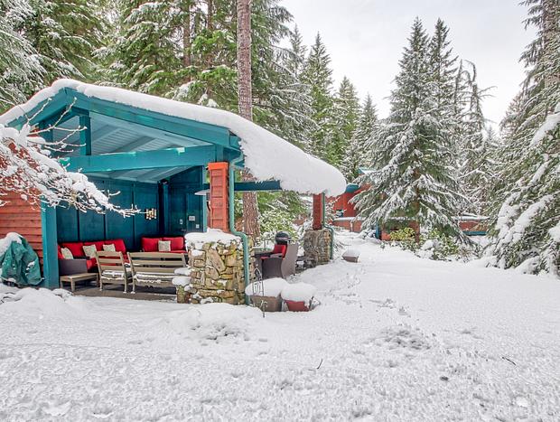 Photo 25 for Alpinwald - Hot Tub, White Pass, BBQ, Gazebo